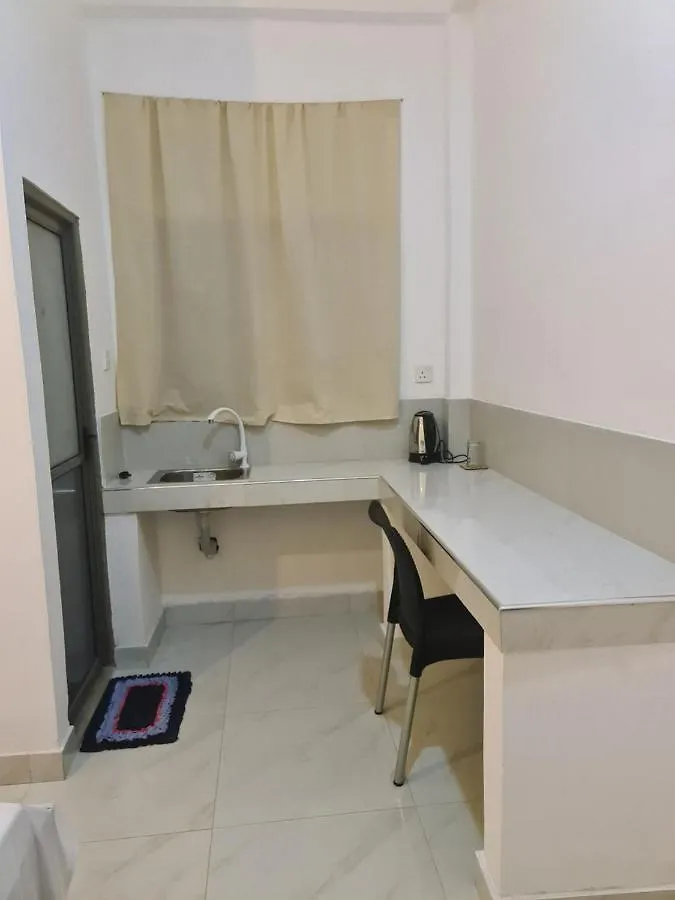 Ceylon Lodge - Airport Transit Hostel Negombo Sri Lanka